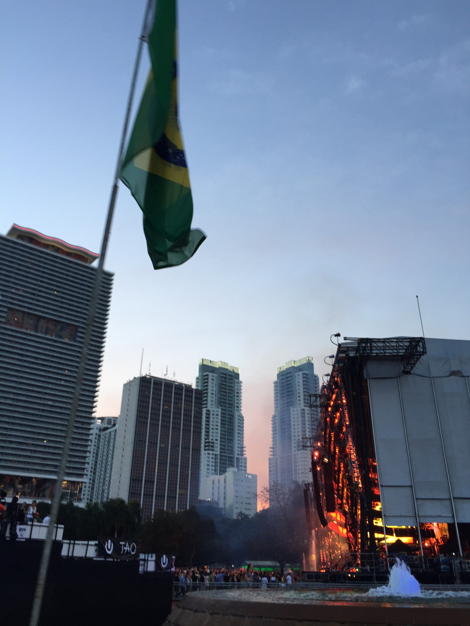 miami-skyline-bayside